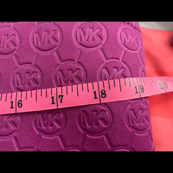 Pomegranate MK Purse - Picture 6 of 14